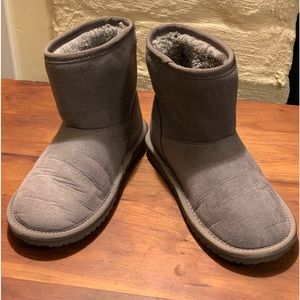 Children’s place grey fur lined boots